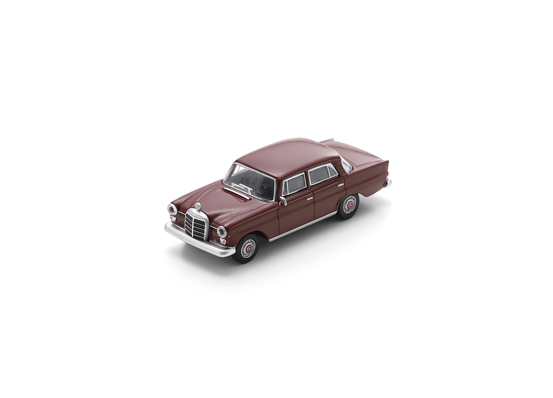 Mercedes-Benz 200D Heckflosse/Fintail - dark red